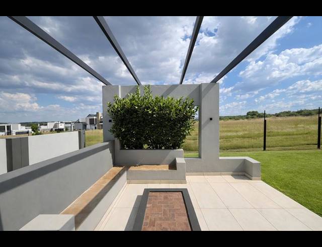 5 BEDROOM HOUSE FOR SALE IN MIDSTREAM RIDGE